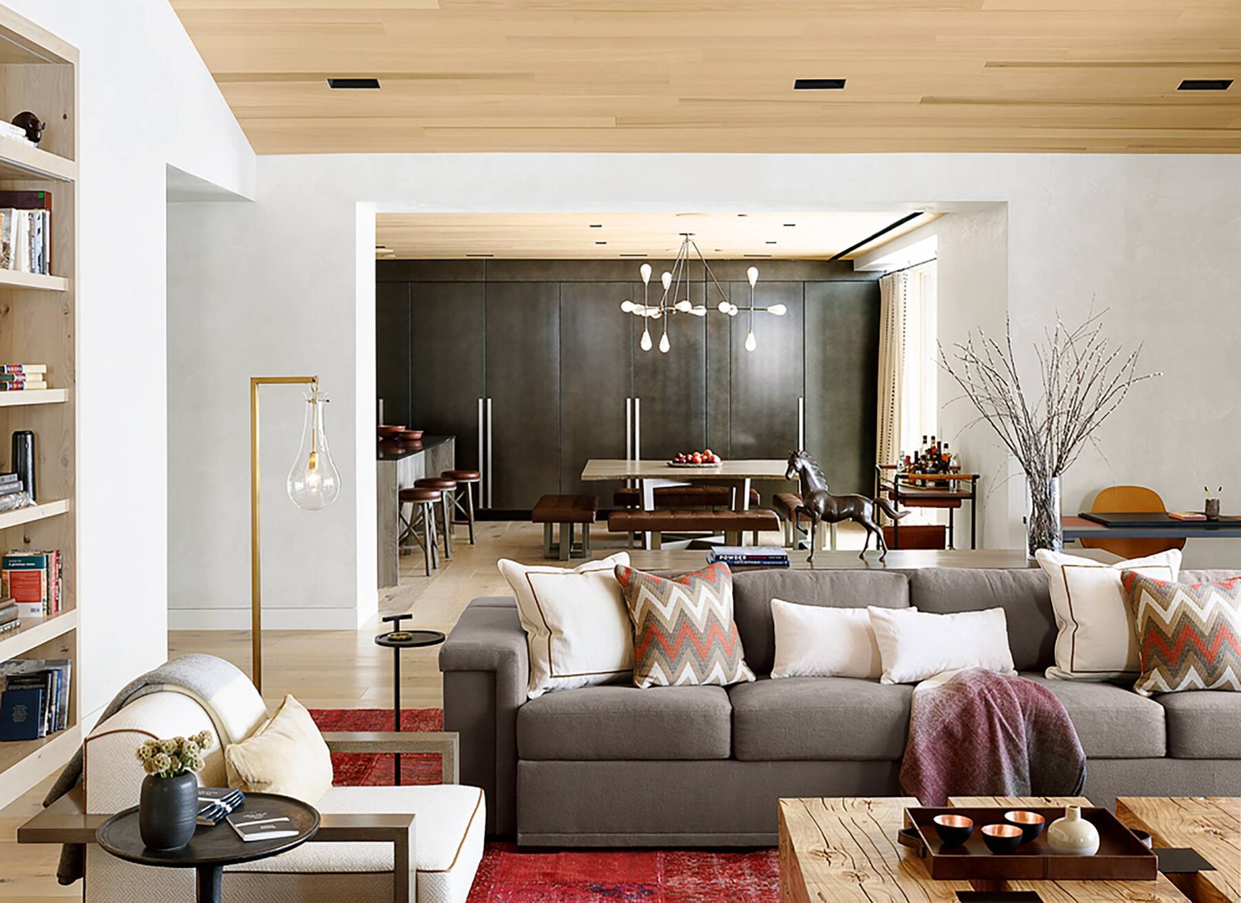 Valles Four Bedroom Suite - Living and Dining Area