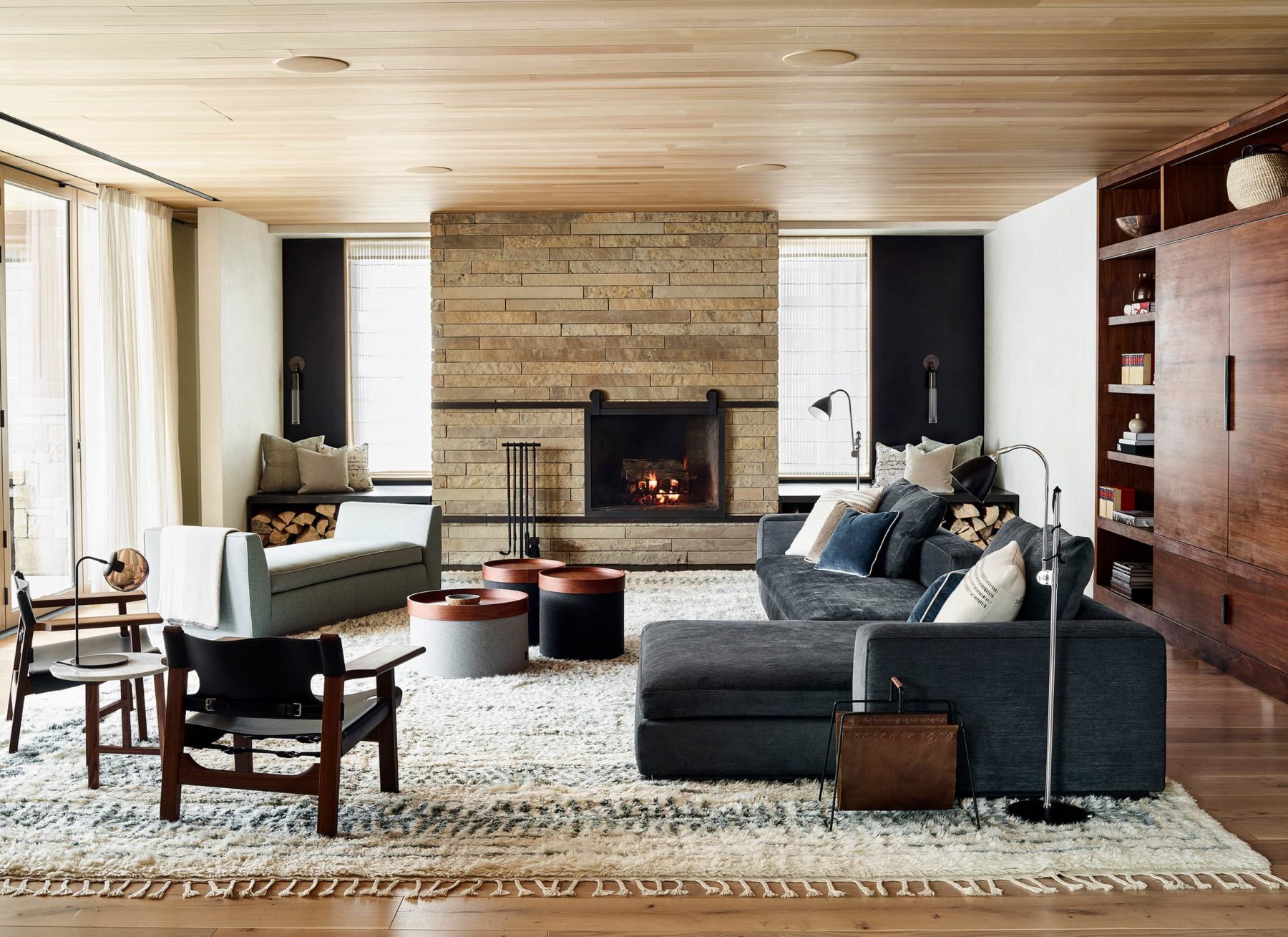 Suite 401 living room - Caldera House
